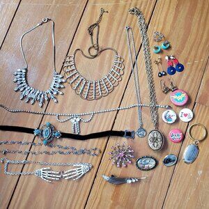 22 Piece Mixed Jewelry Lot